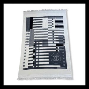 NWOT Chanel large beach towel